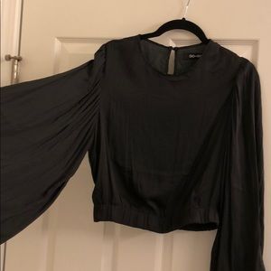 NWT boutique bell sleeve crop top